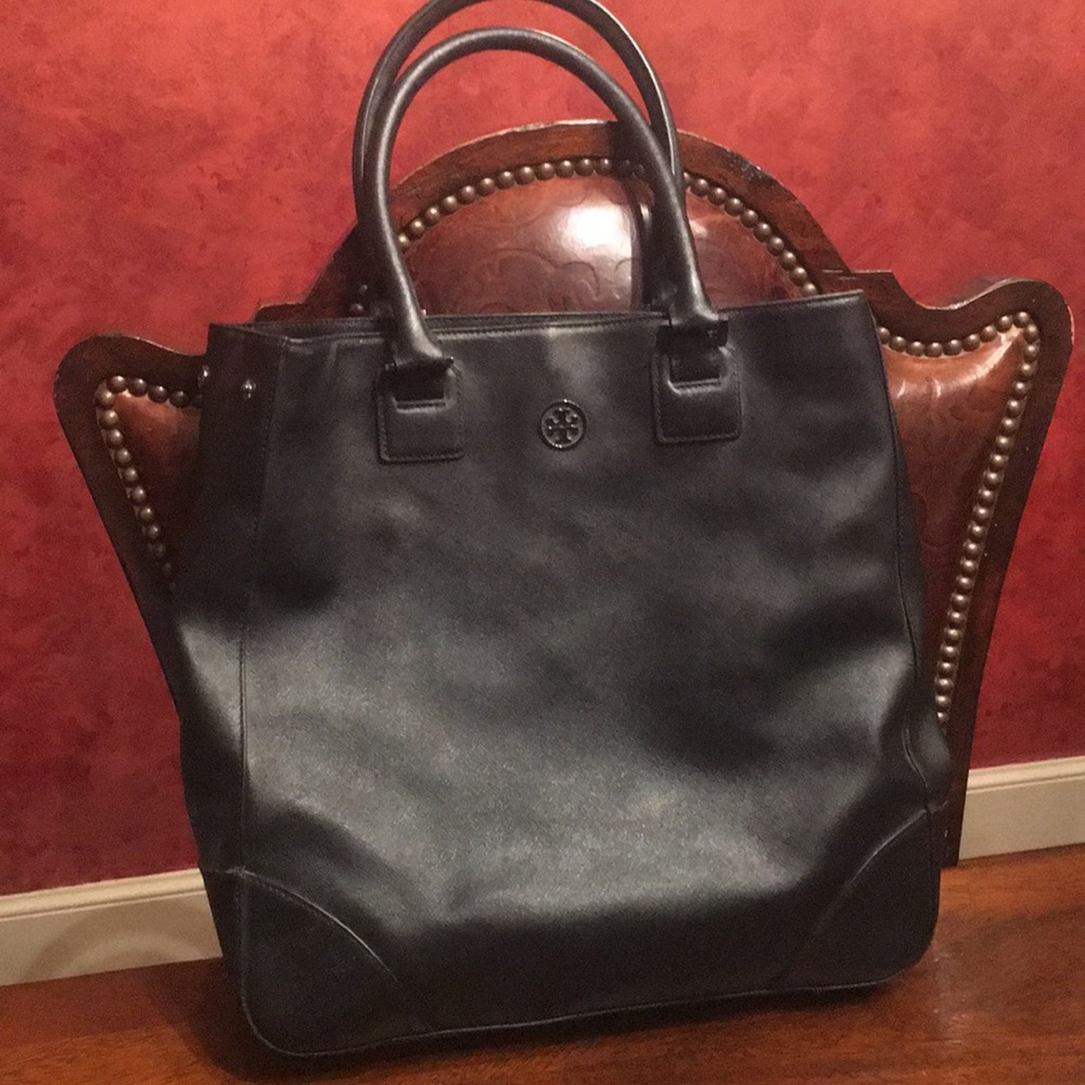 Tory Burch navy leather purse